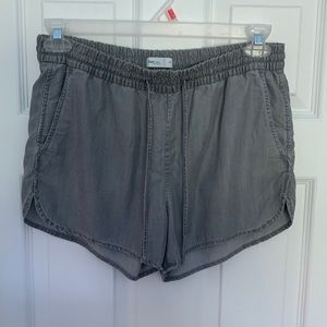 Gap gray shorts